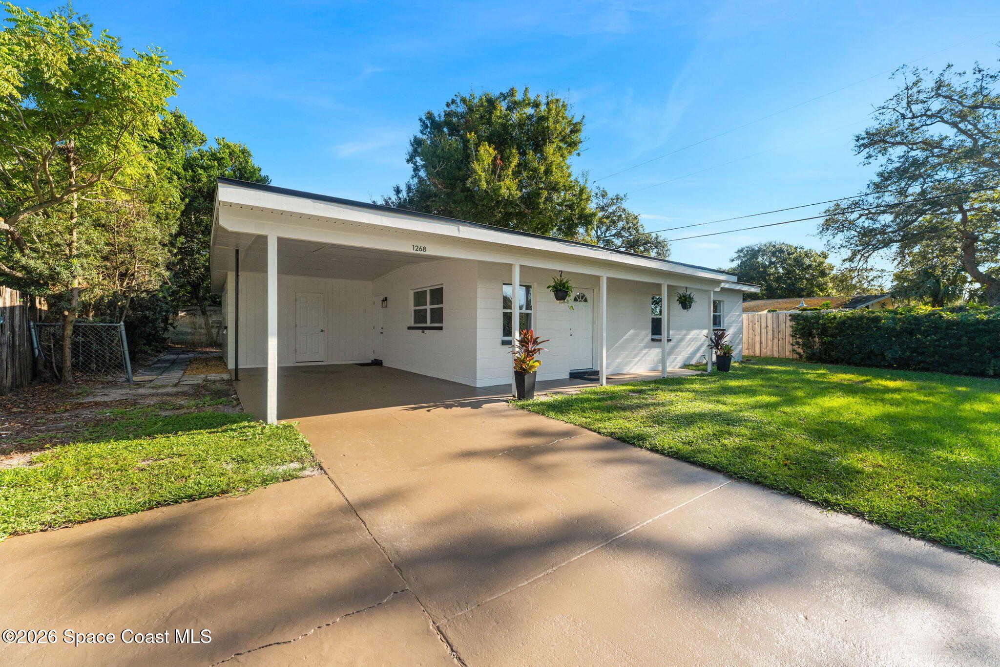 1268 Lakewood Dr, Melbourne, FL 32935 photo