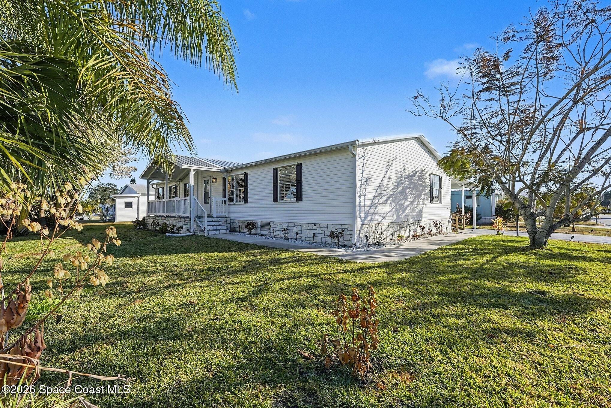 926 Laurel Cir, Barefoot Bay, FL 32976 photo