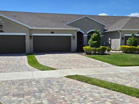 Townhouse in Melbourne FL 8124 Loren Cove Drive.jpg