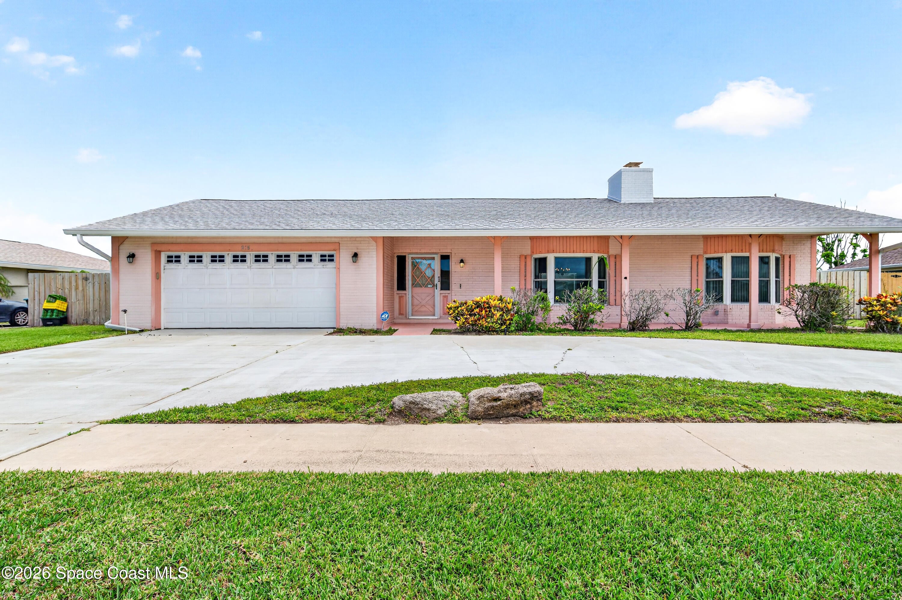 215 Dogwood Ave, Melbourne Beach, FL 32951