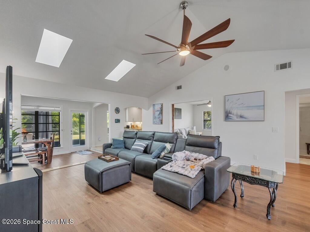 330 W Forest Trl, Vero Beach, FL 32962 photo