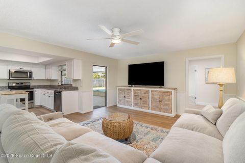 Single Family Residence in Satellite Beach FL 660 S Hedgecock Square.jpg