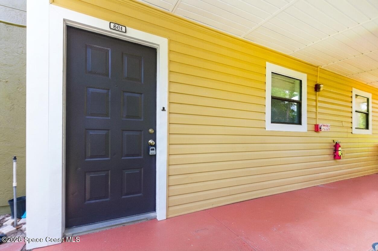 225 Tropical Trl, Merritt Island, FL 32952