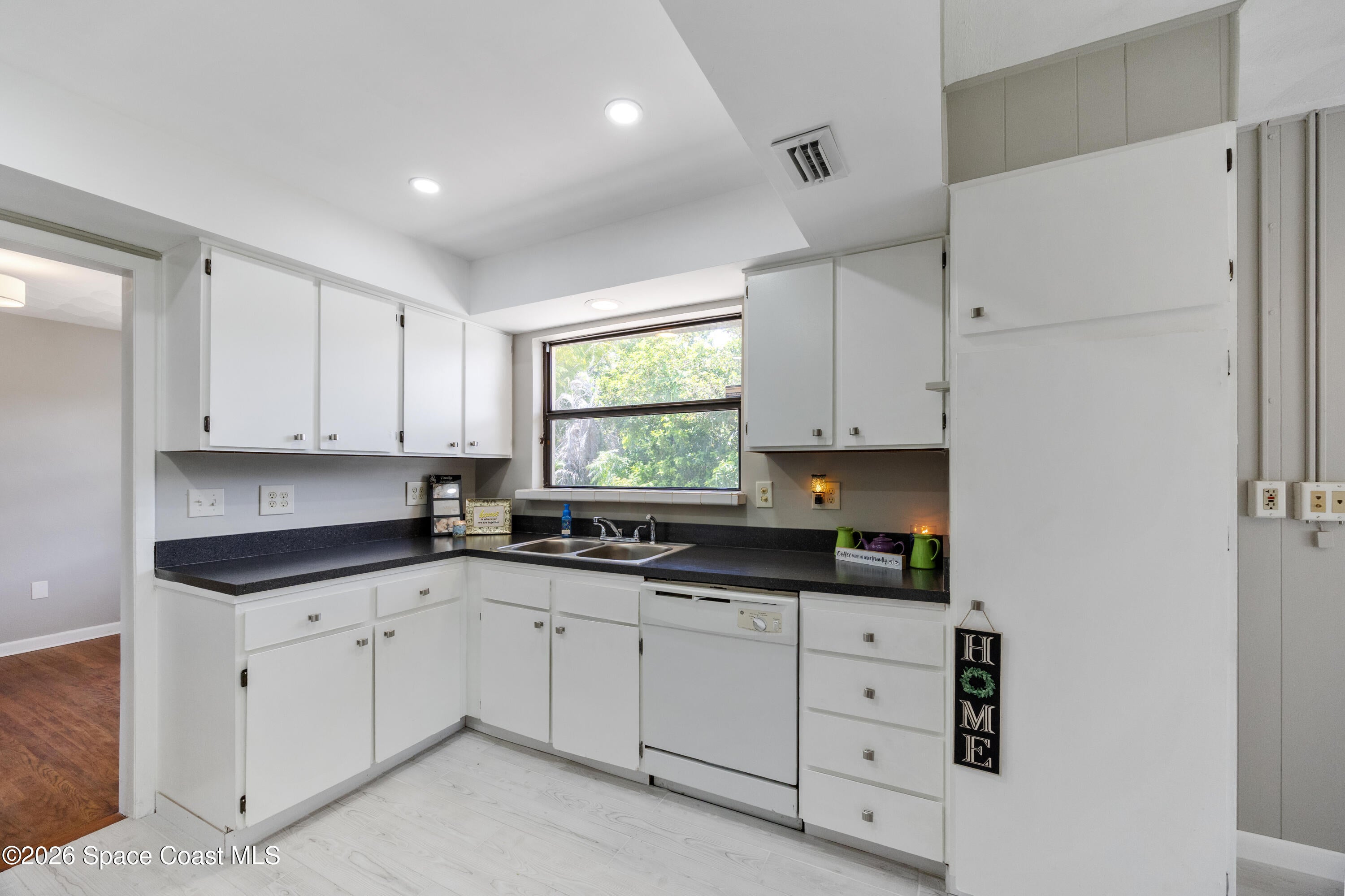 808 Kensington Dr, Cocoa, FL 32922 photo
