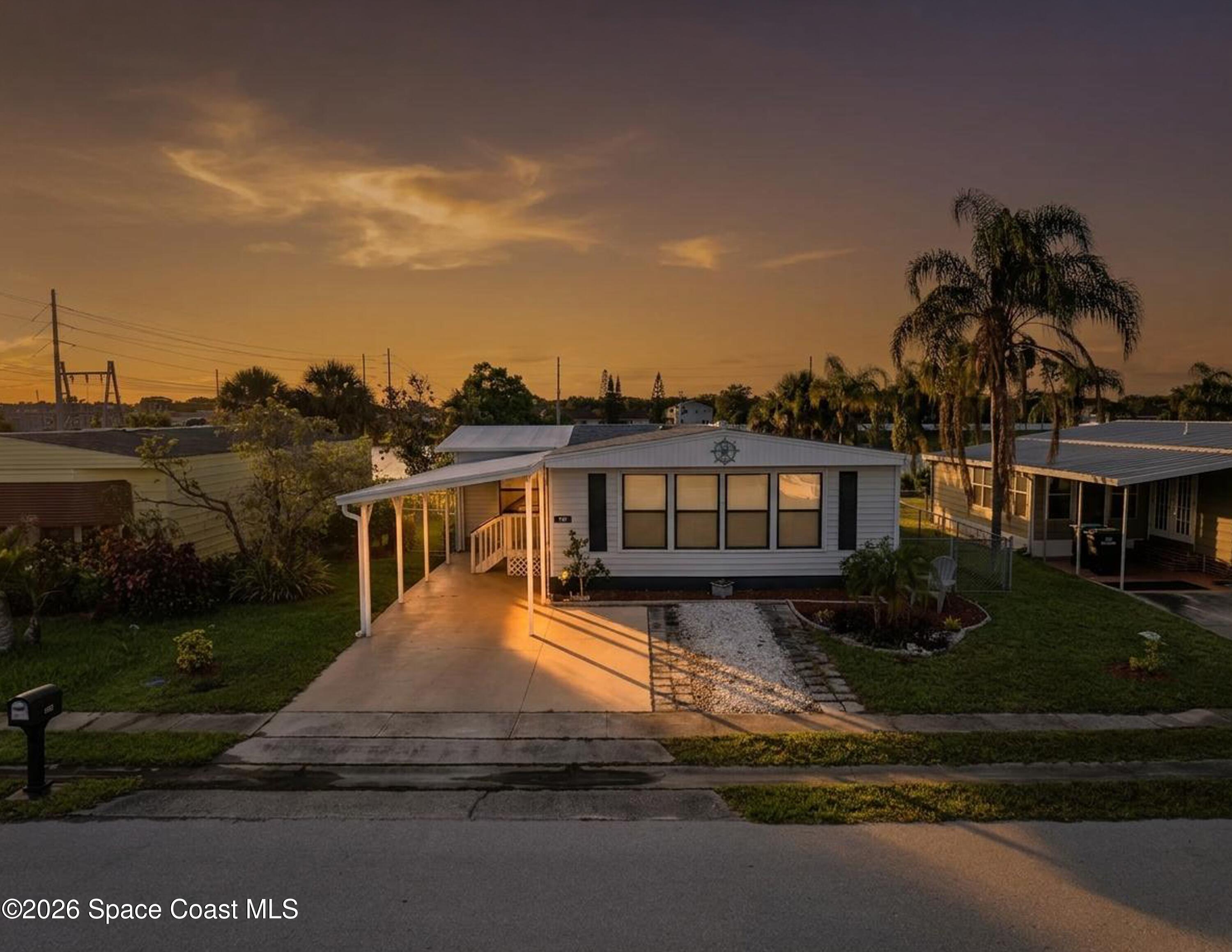 1724 Mango St, Palm Bay, FL 32905 photo