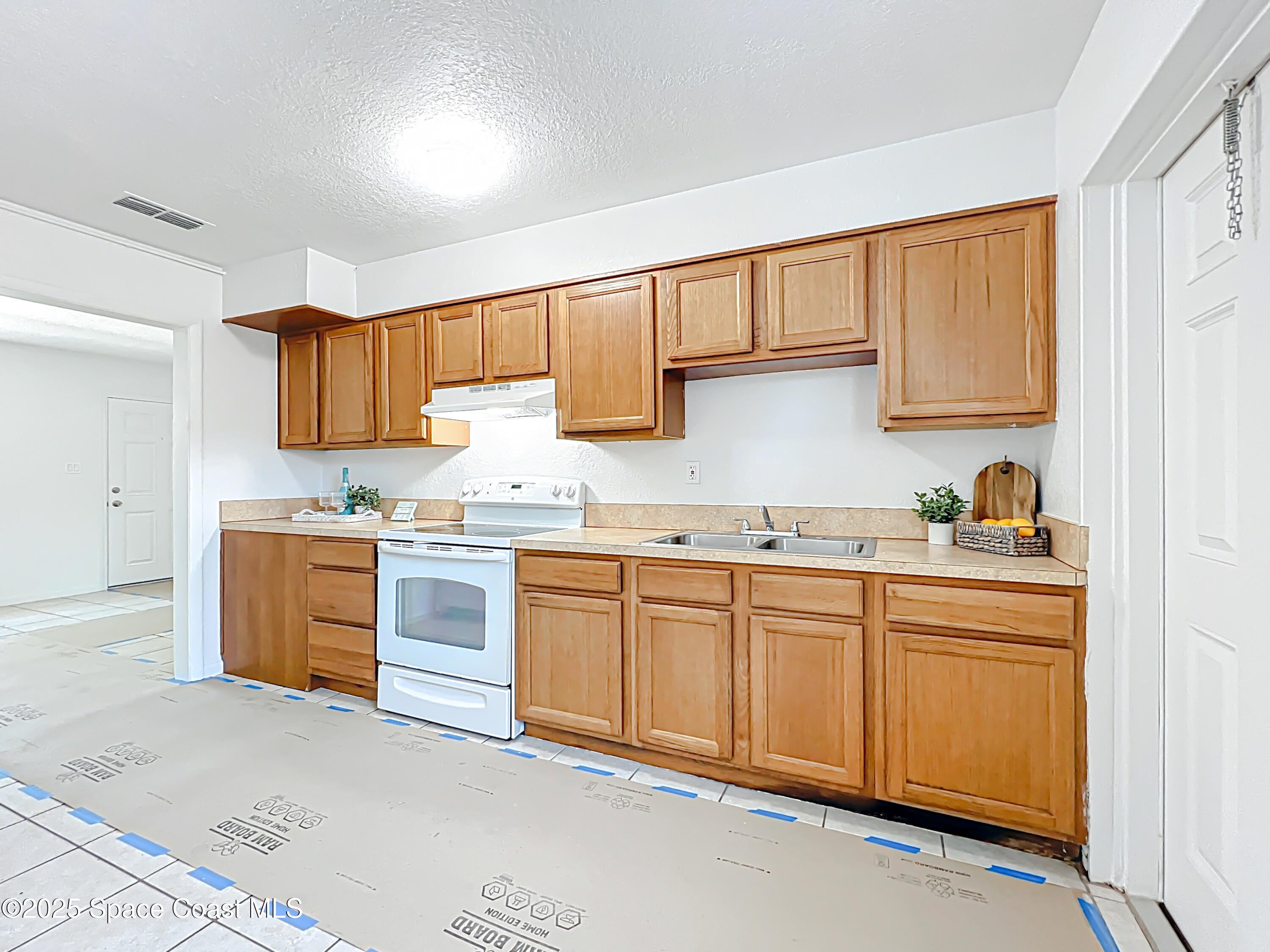 335 N Brevard Ave, Cocoa Beach, FL 32931 photo