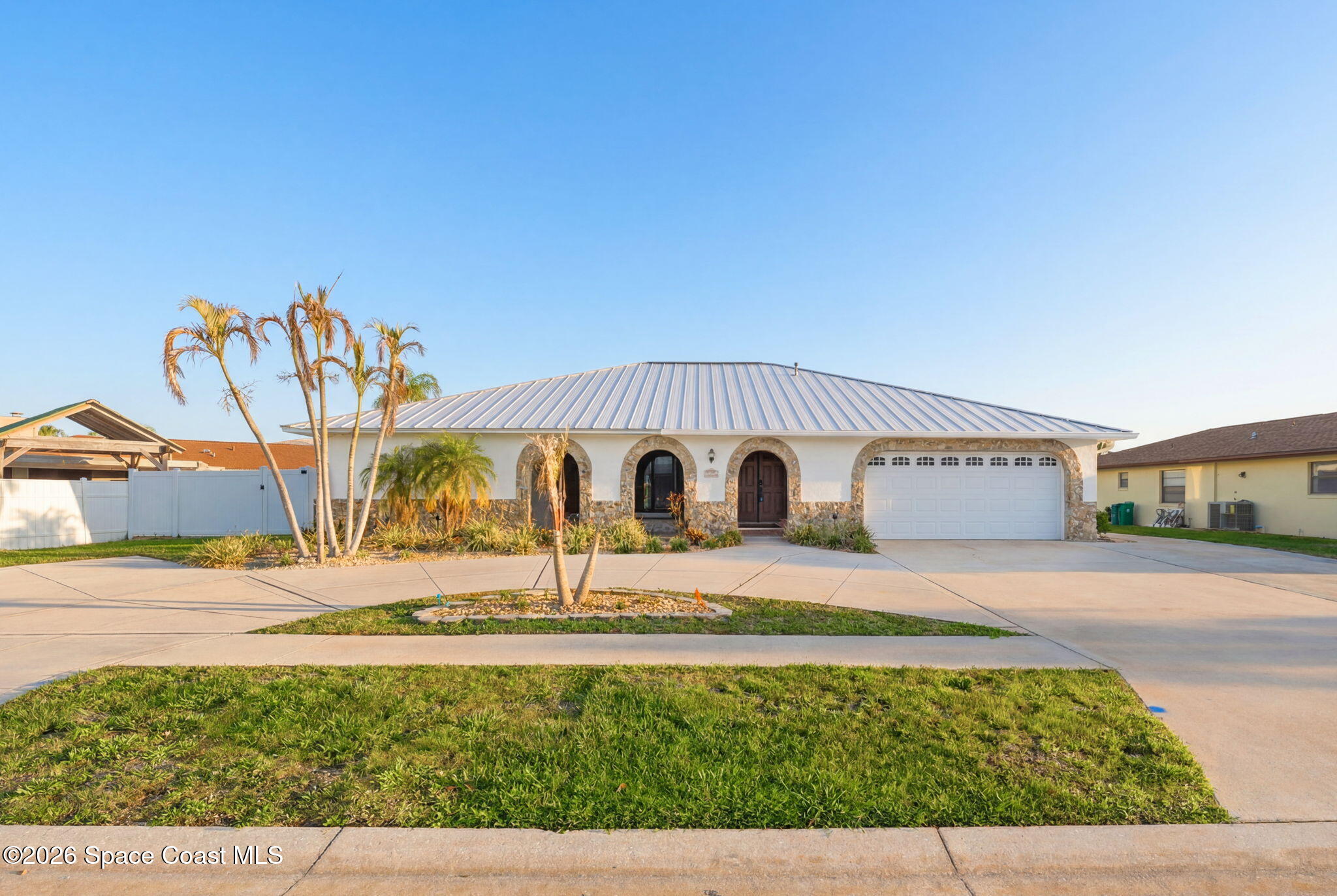 1525 Sykes Creek Dr, Merritt Island, FL 32953 photo