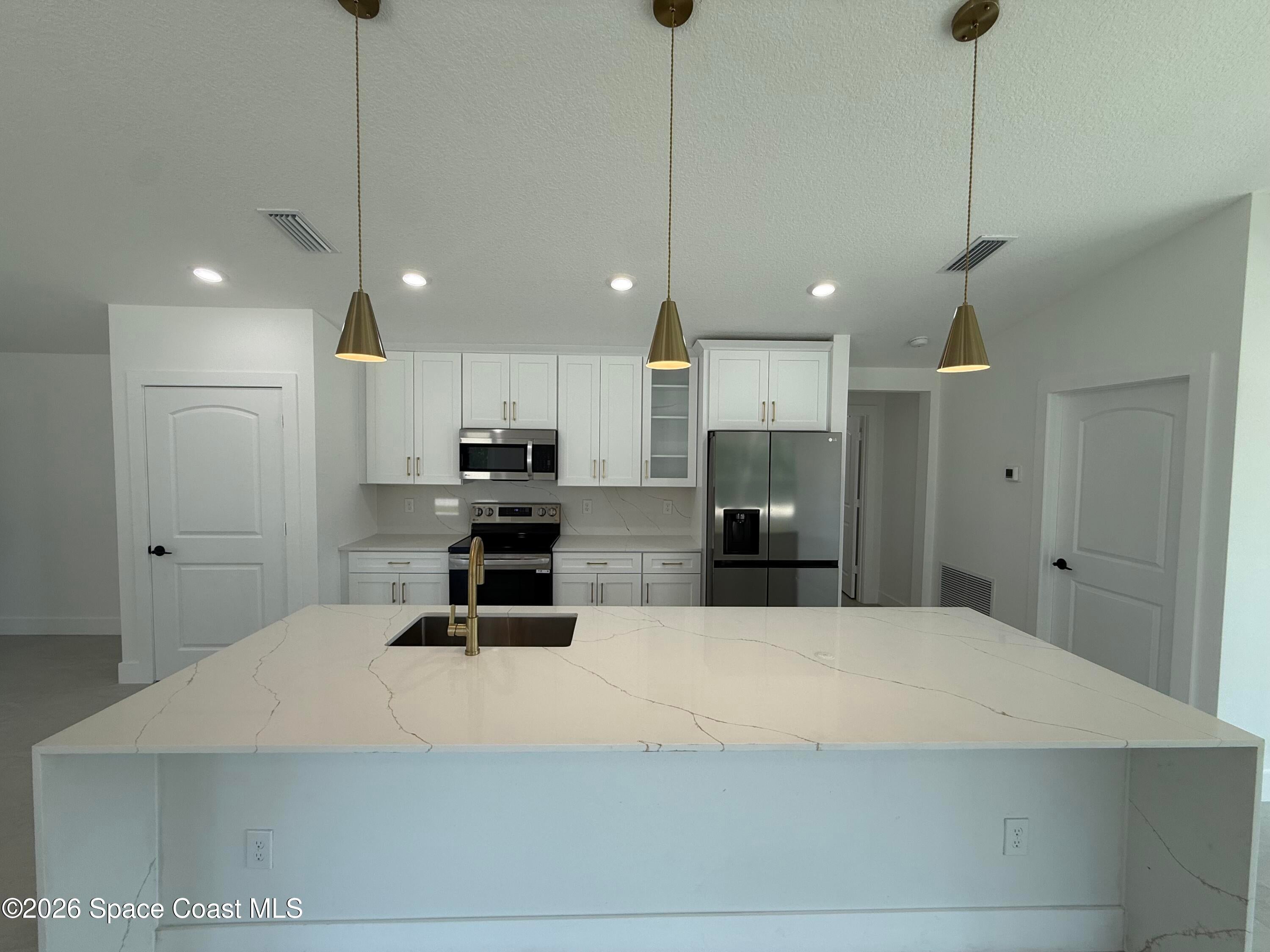 8815 100 Ct, Vero Beach, FL 32967 photo