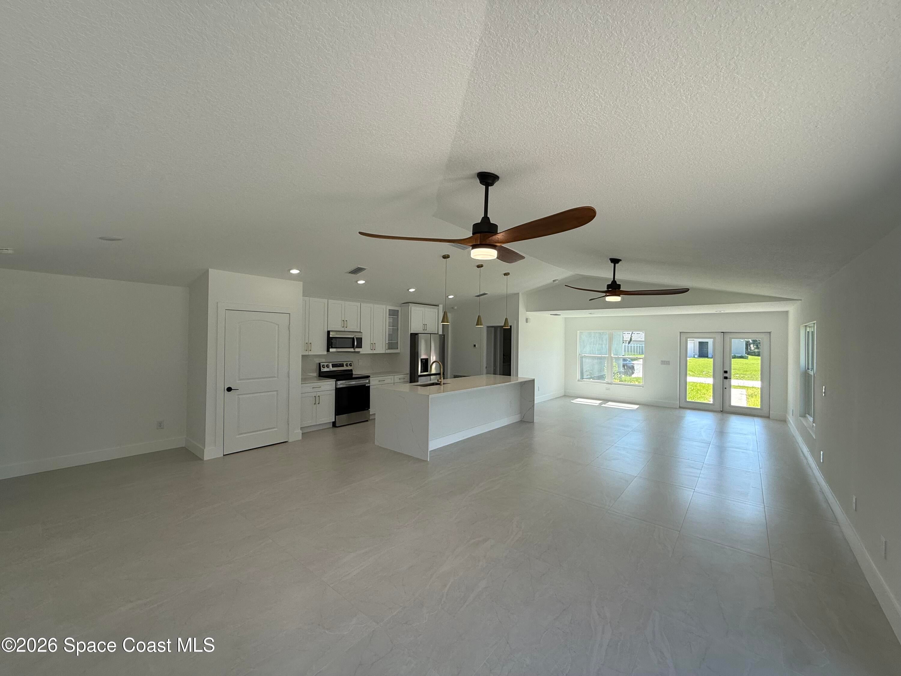 8815 100 Ct, Vero Beach, FL 32967 photo