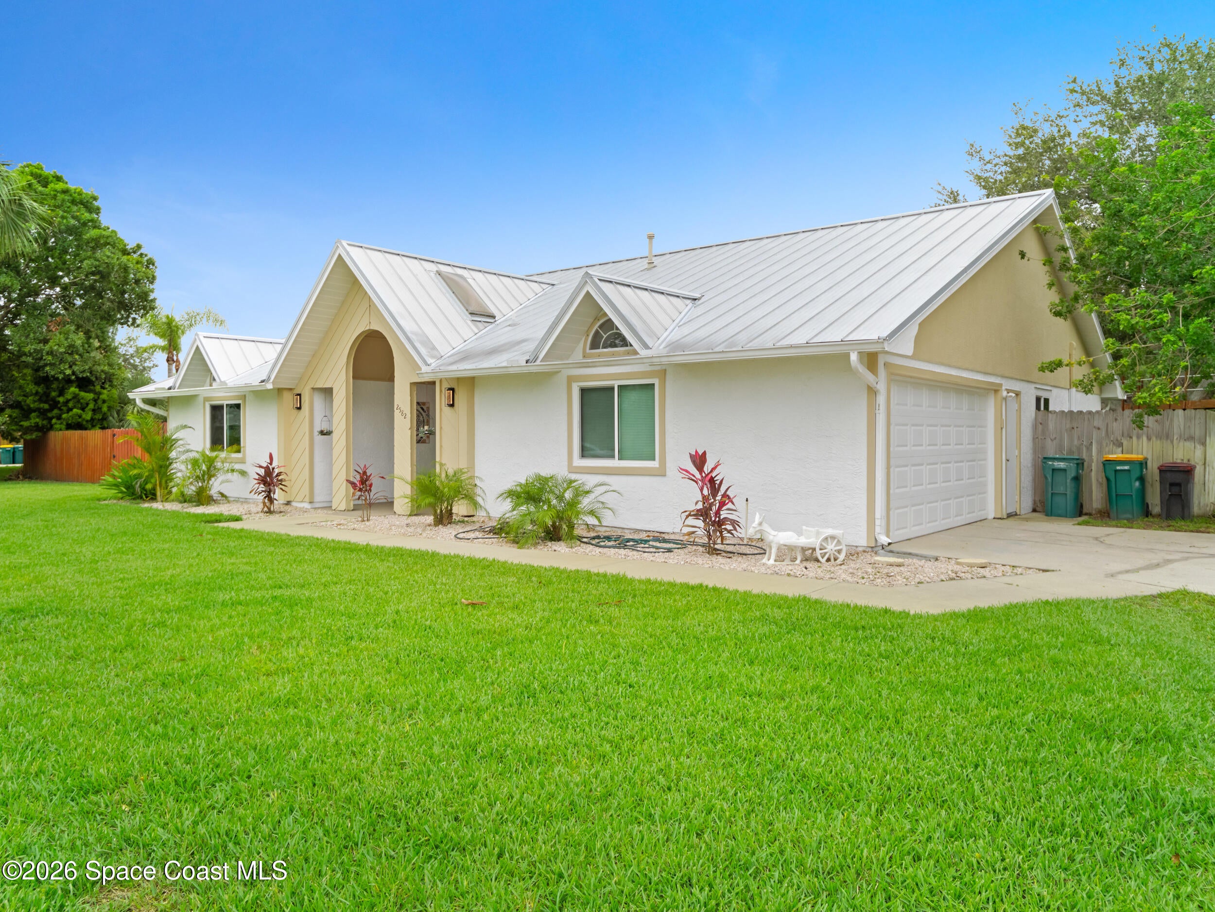 2582 Empire Ave, Melbourne, FL 32934 photo