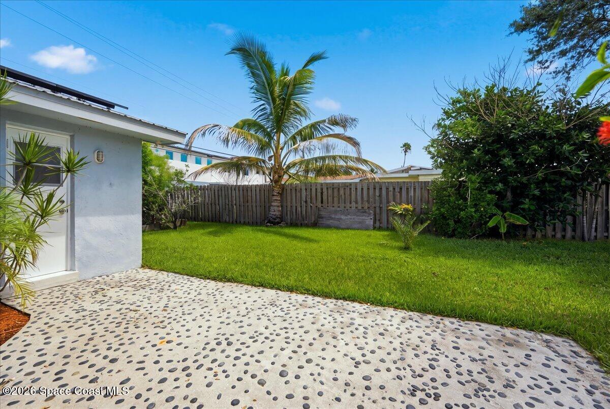 207 S Palm Ave, Indialantic, FL 32903 photo