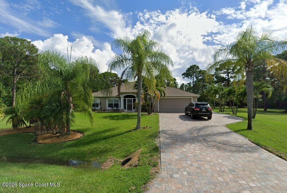 7100 Hacienda Dr, Grant, FL 32949