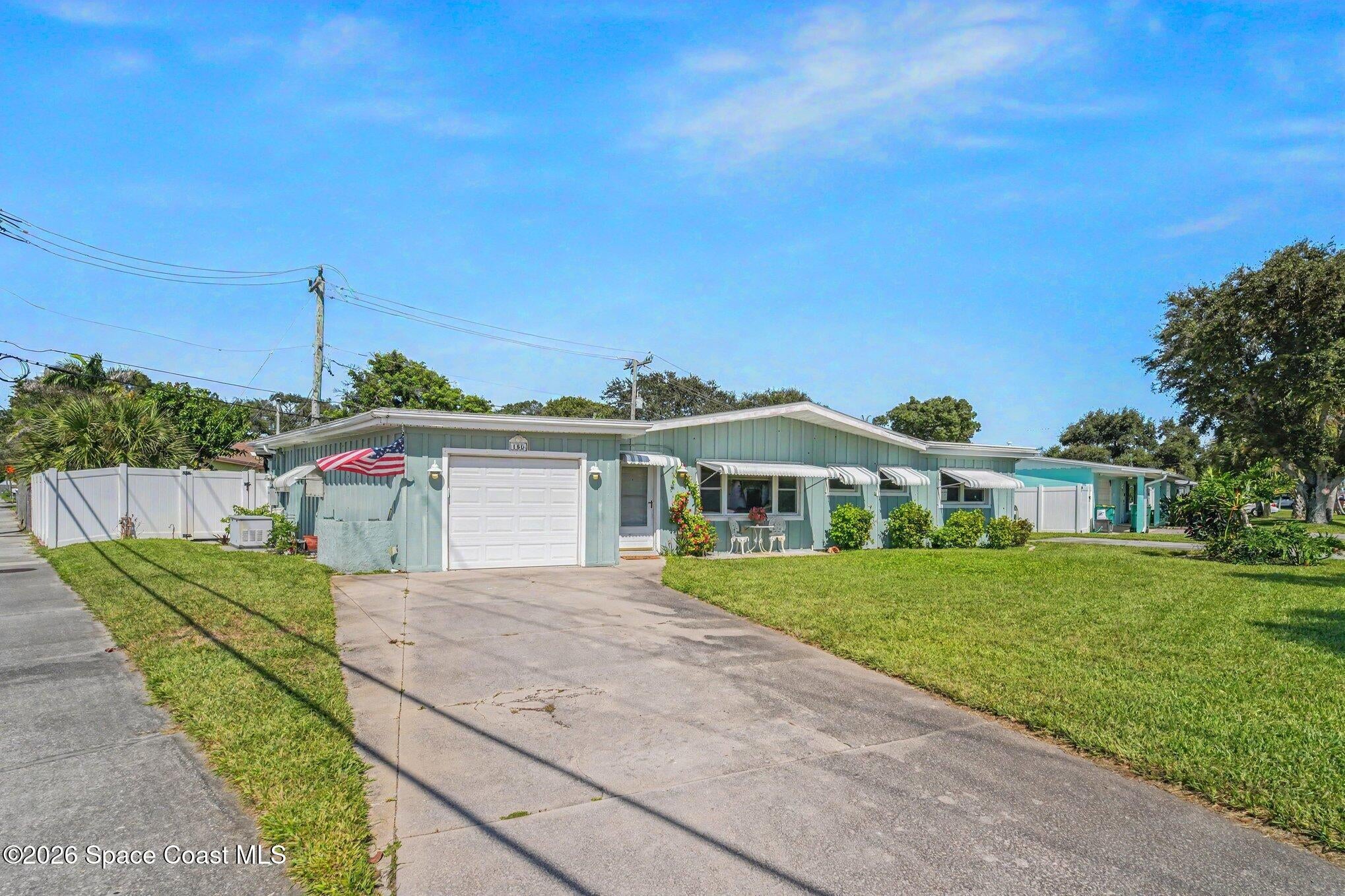 150 W Volusia Ln, Cocoa Beach, FL 32931 photo
