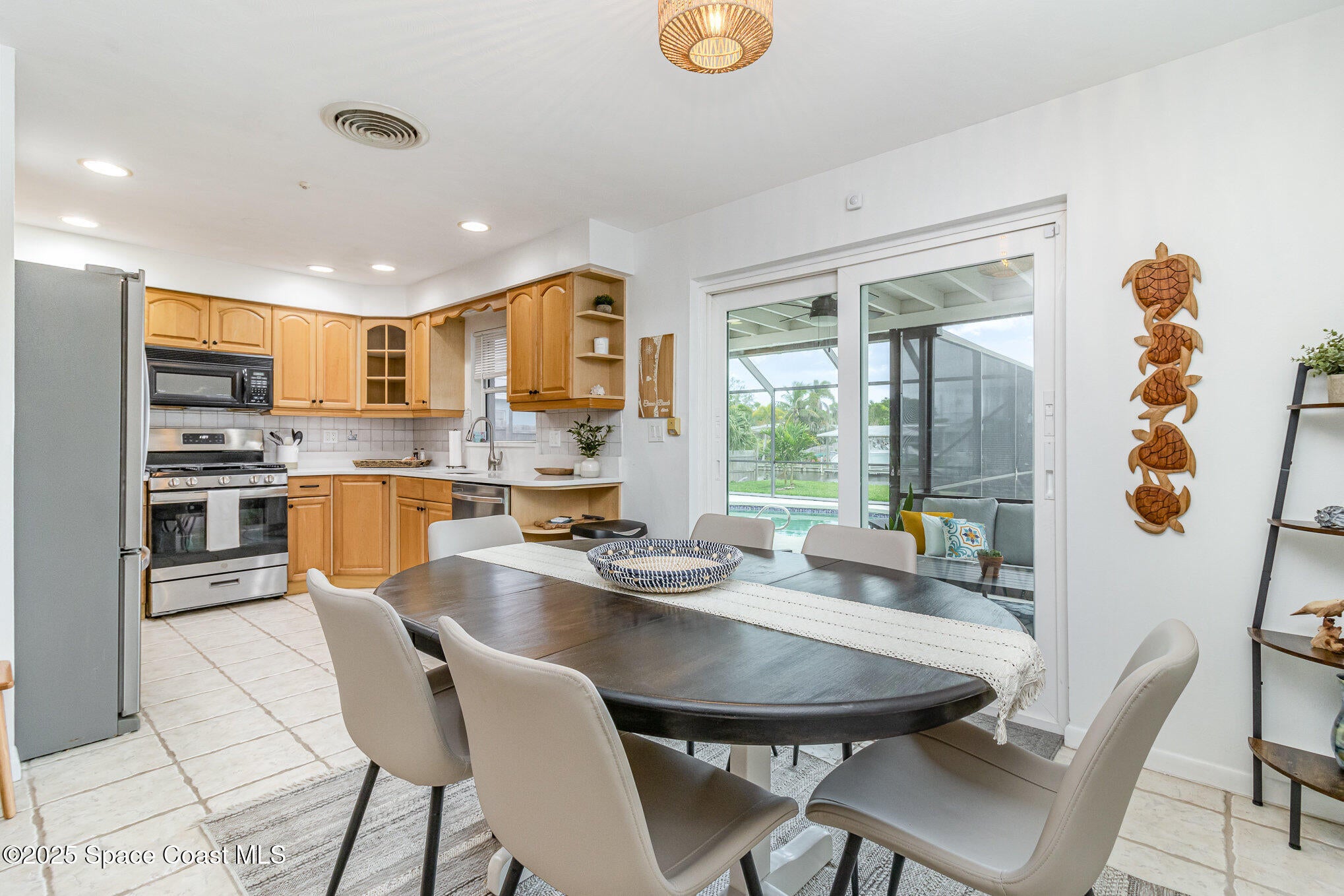 107 Deleon Rd, Cocoa Beach, FL 32931 photo