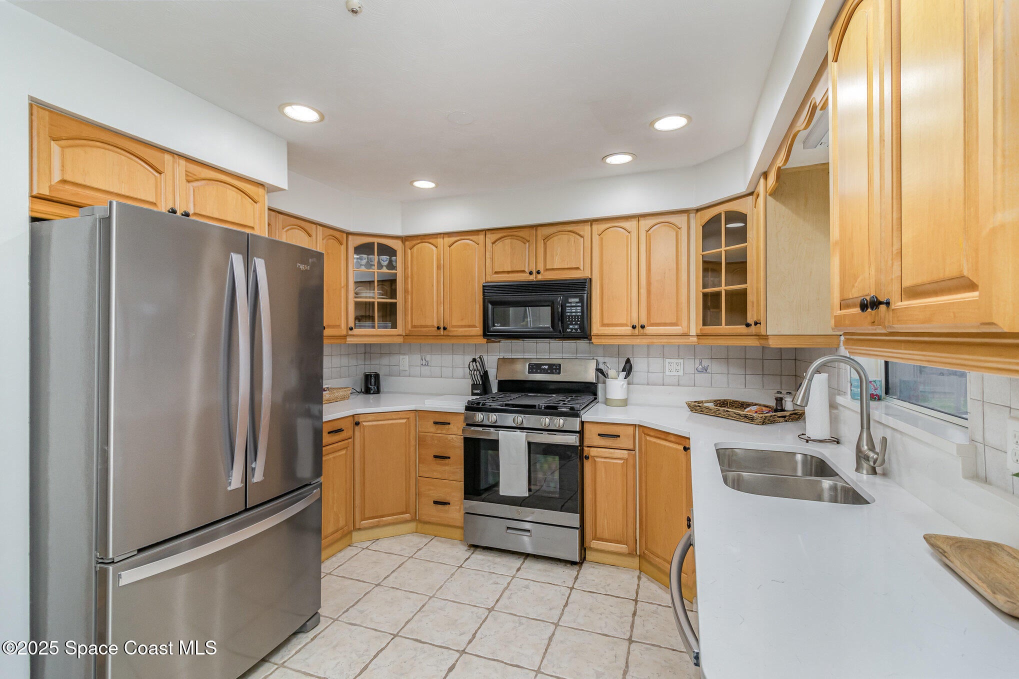 107 Deleon Rd, Cocoa Beach, FL 32931 photo