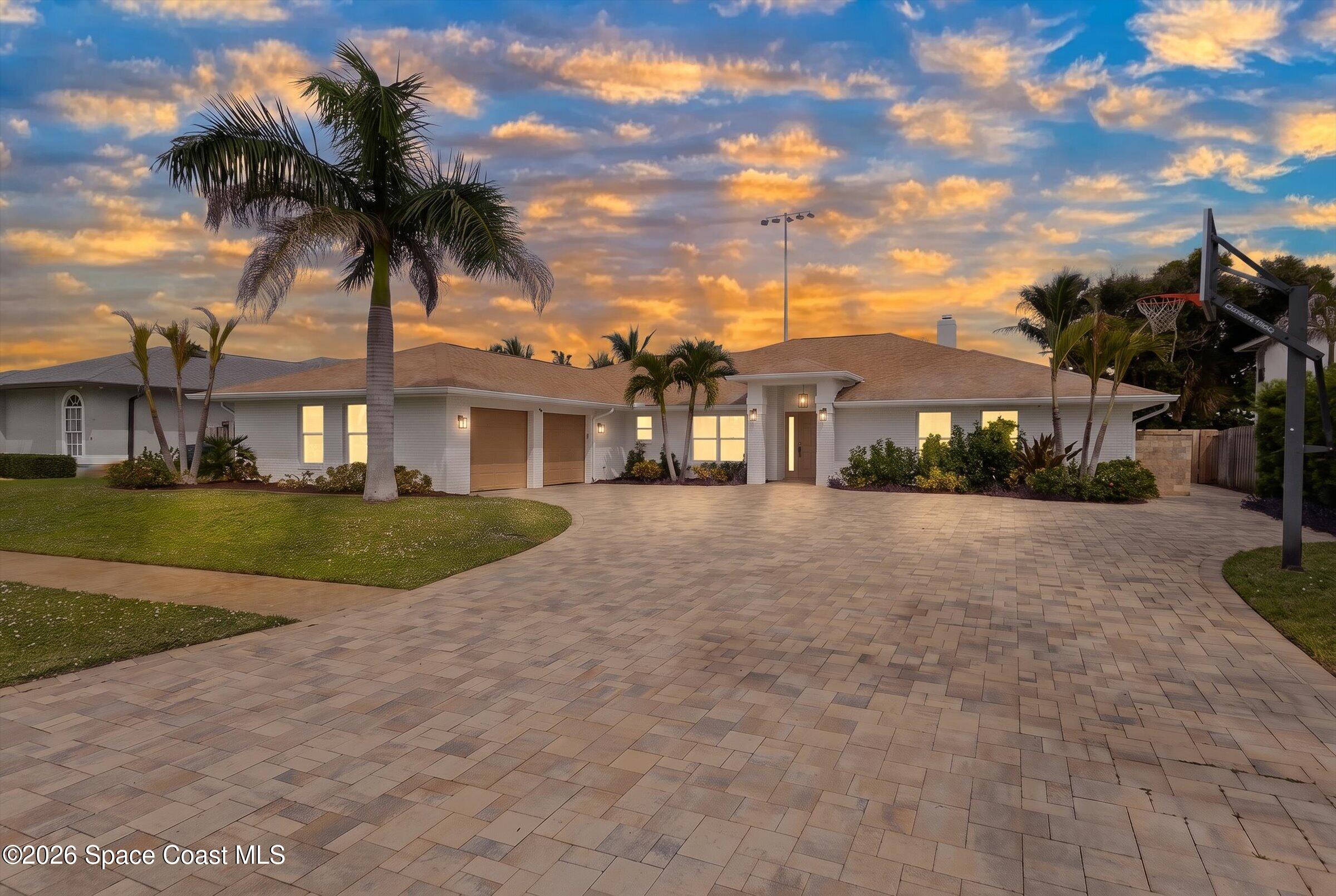 1031 River Oaks Dr, Indialantic, FL 32903
