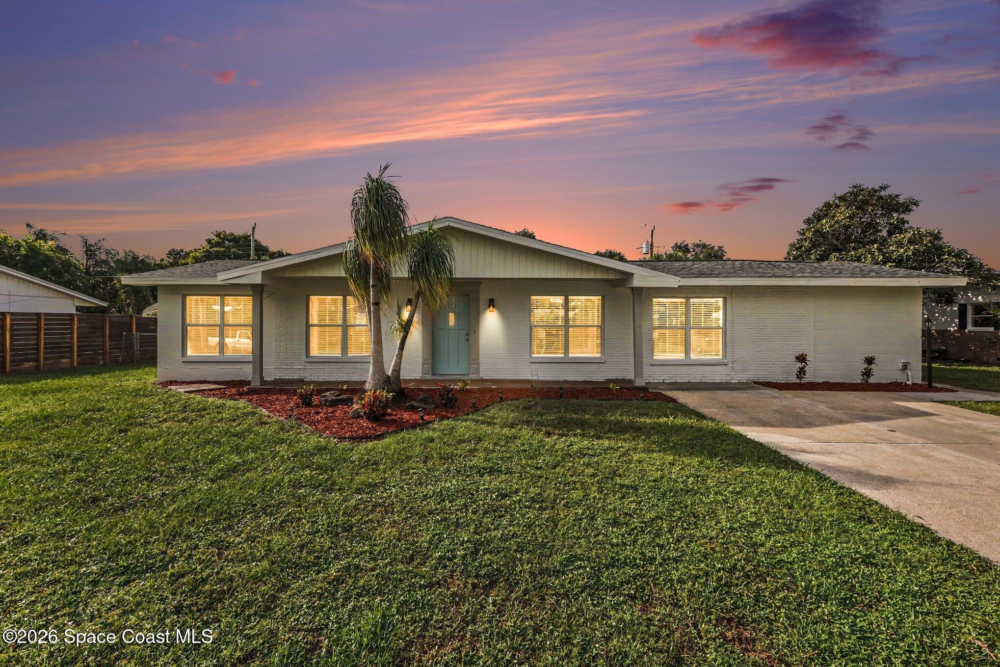2419 Lakeview Dr, Melbourne, FL 32935