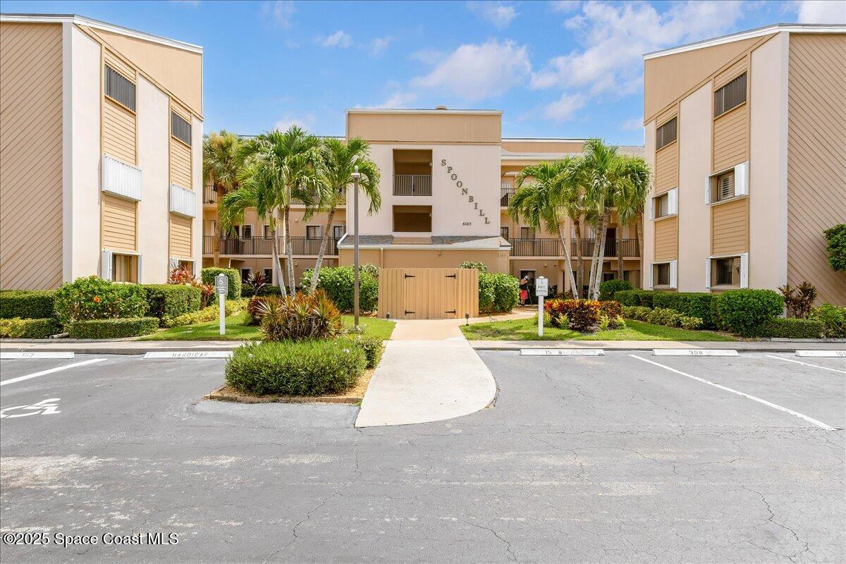6165 Mirror Lake Dr, Sebastian, FL 32958
