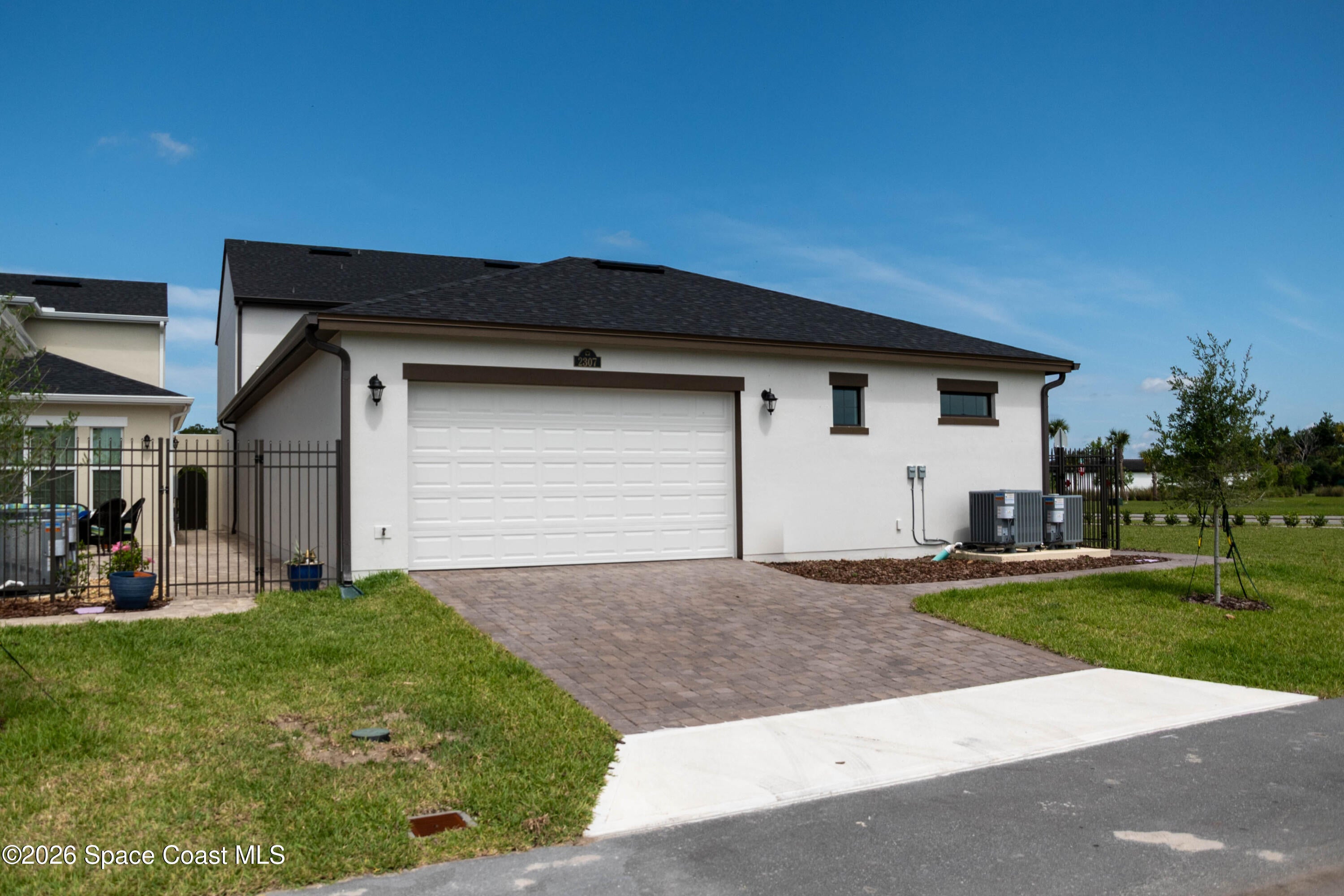 2307 Spur Dr, Melbourne, FL 32940 photo