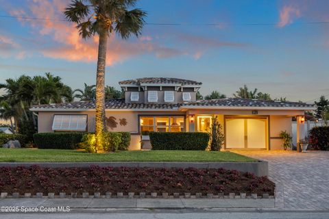 Single Family Residence in Satellite Beach FL 121 Desoto Parkway.jpg