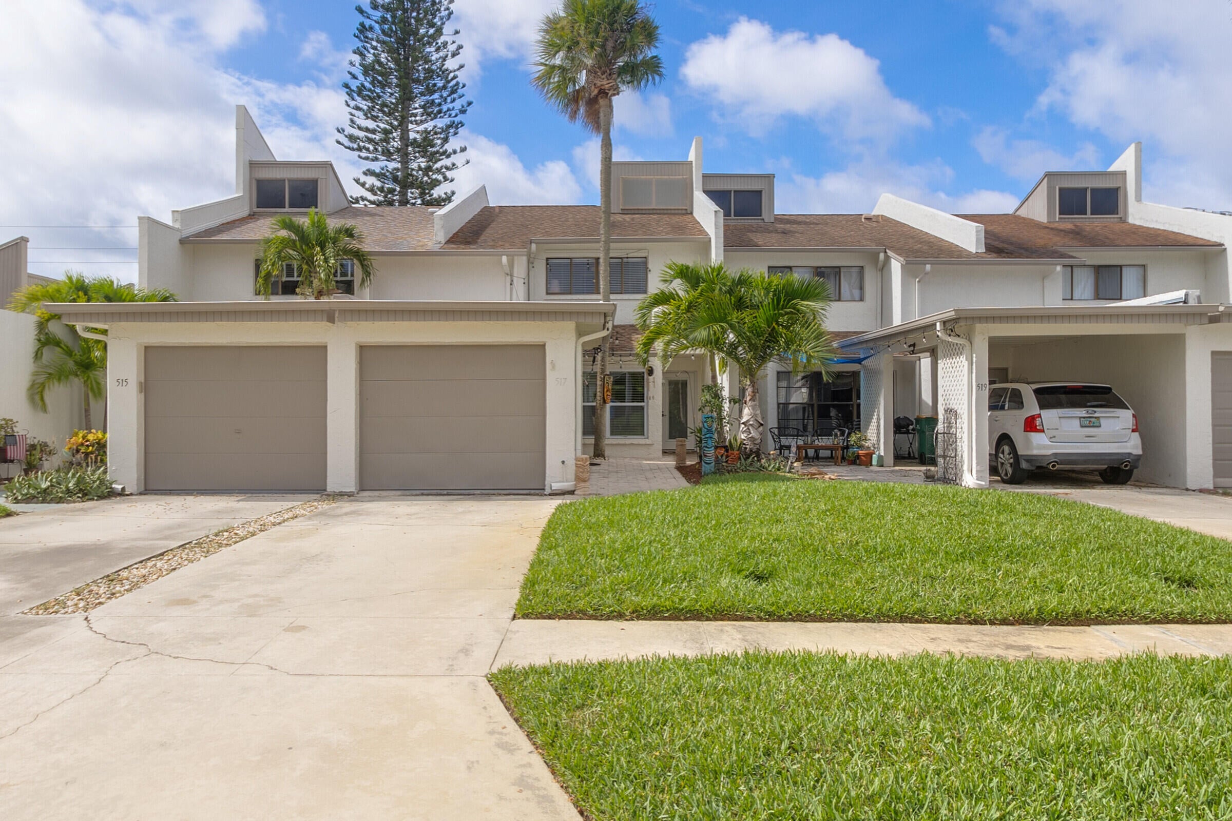 517 Summerset Ct, Indian Harbour Beach, FL 32937