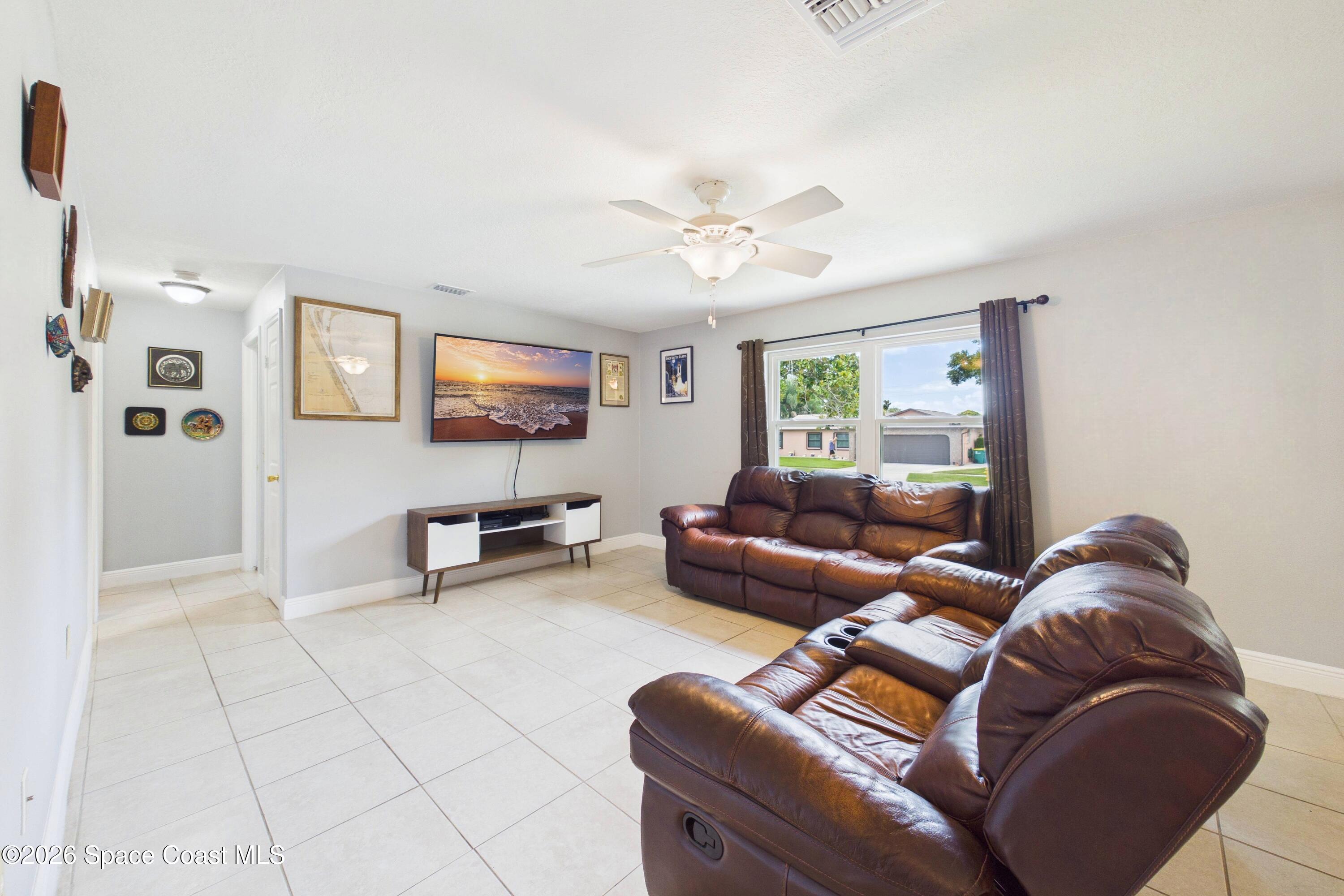 1964 W Shores Rd, Melbourne, FL 32935 photo