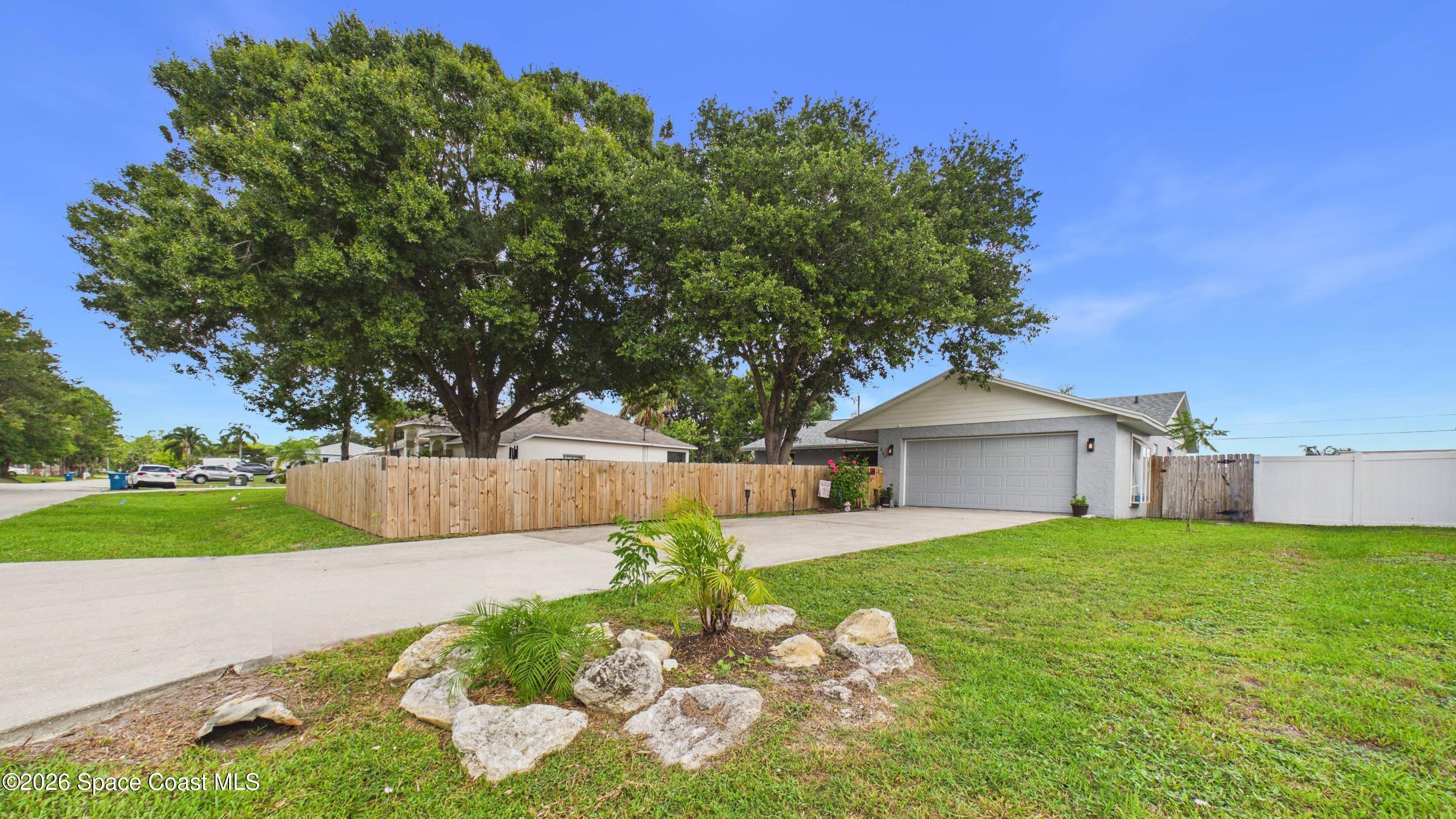 667 Antigua St, Palm Bay, FL 32907