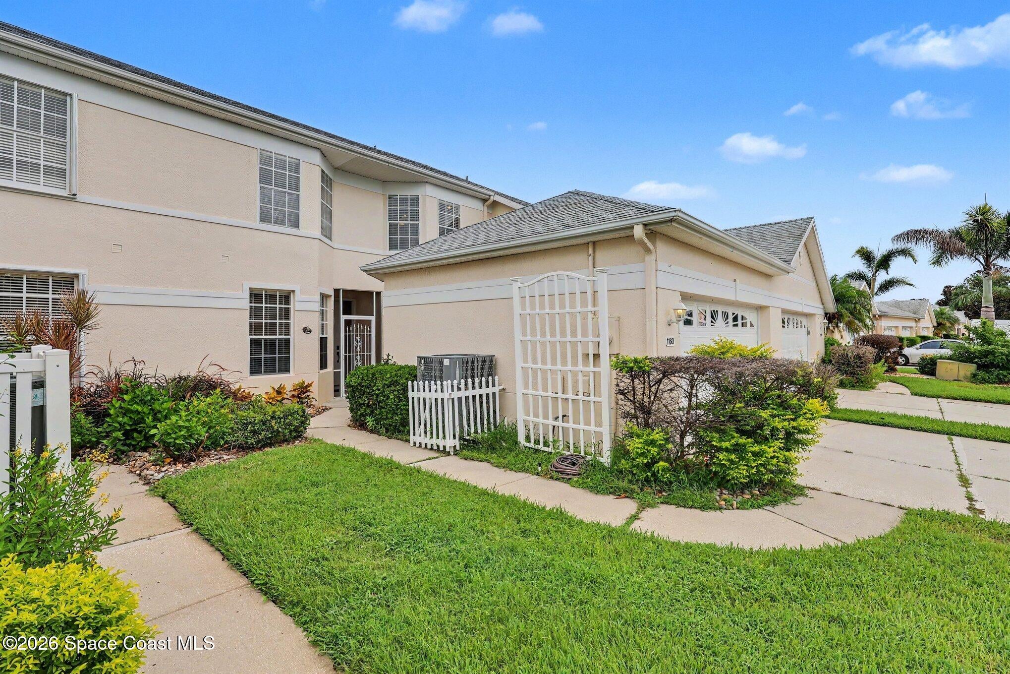 1160 Royal Fern Dr, Citra, FL 32940