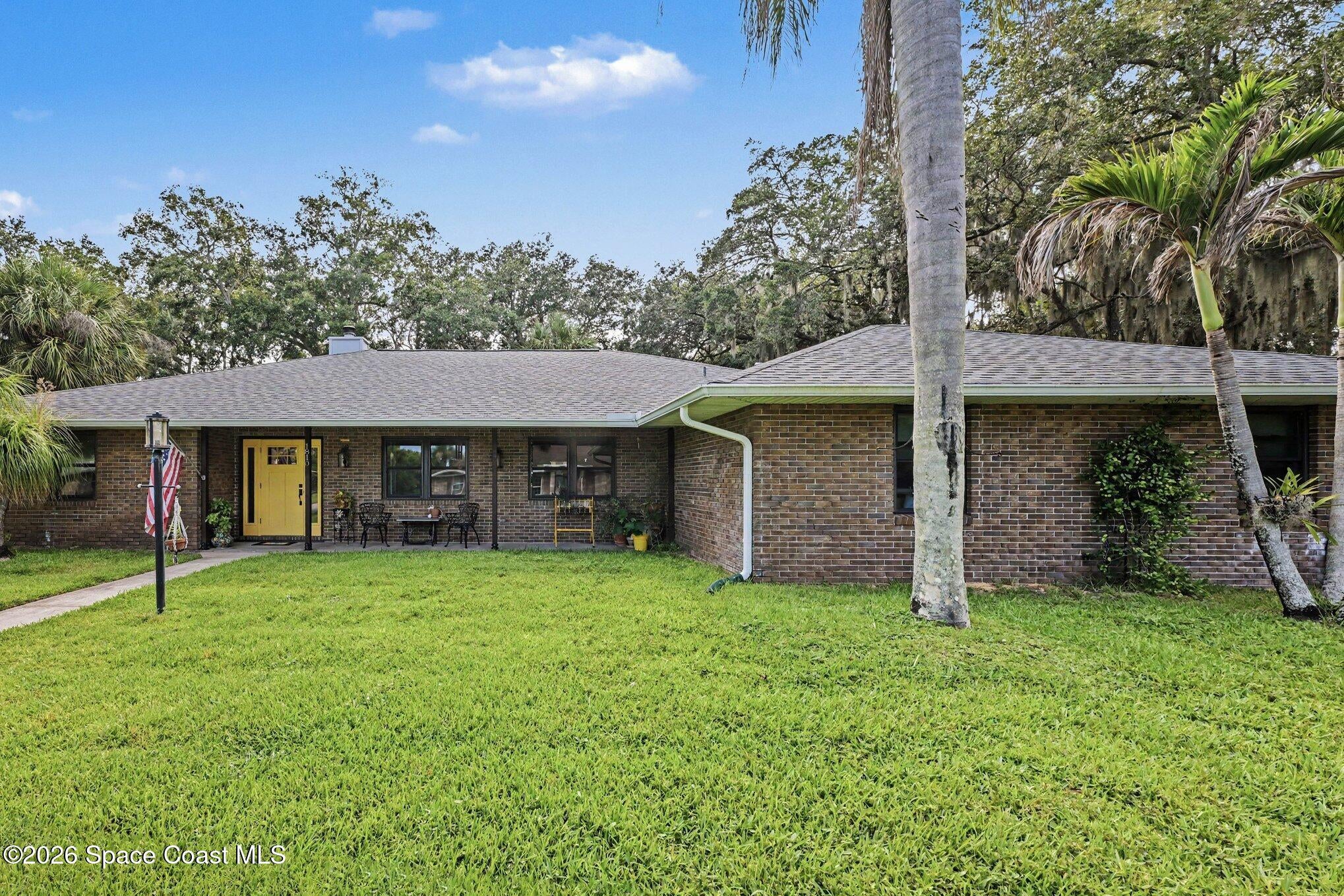 1810 Whispering Oaks Cir, Melbourne, FL 32934