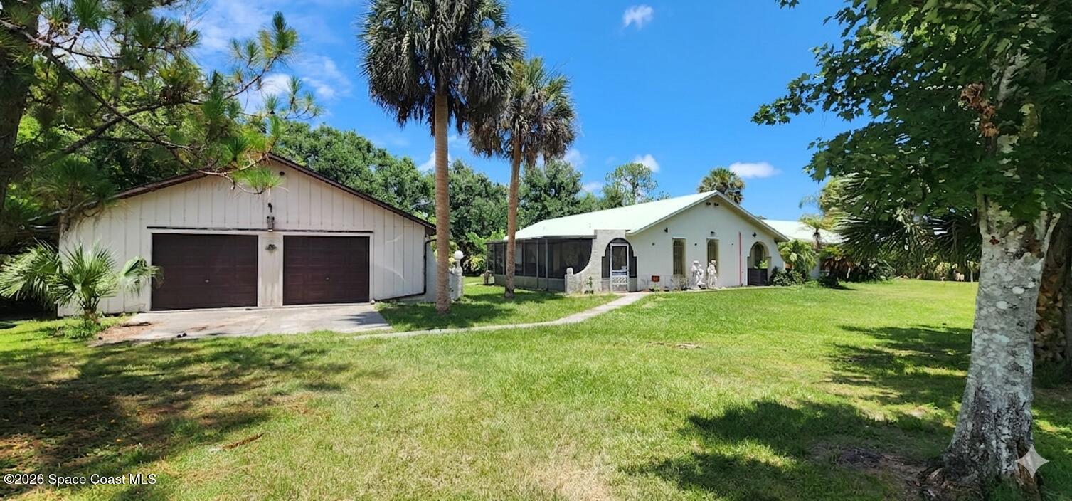 6870 Crepe Myrtle Dr, Grant, FL 32949 photo