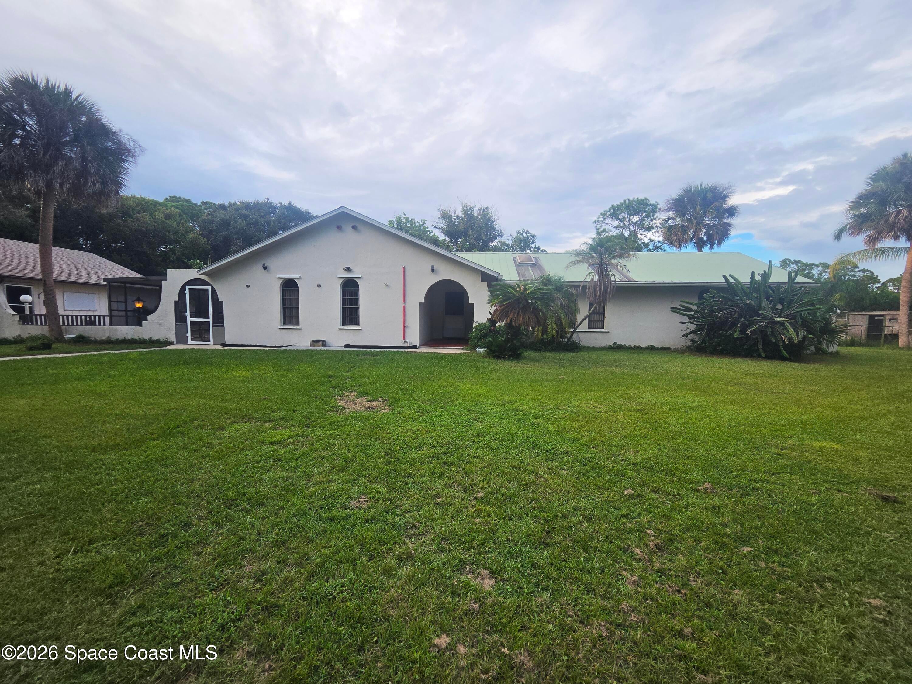 6870 Crepe Myrtle Dr, Grant, FL 32949 photo