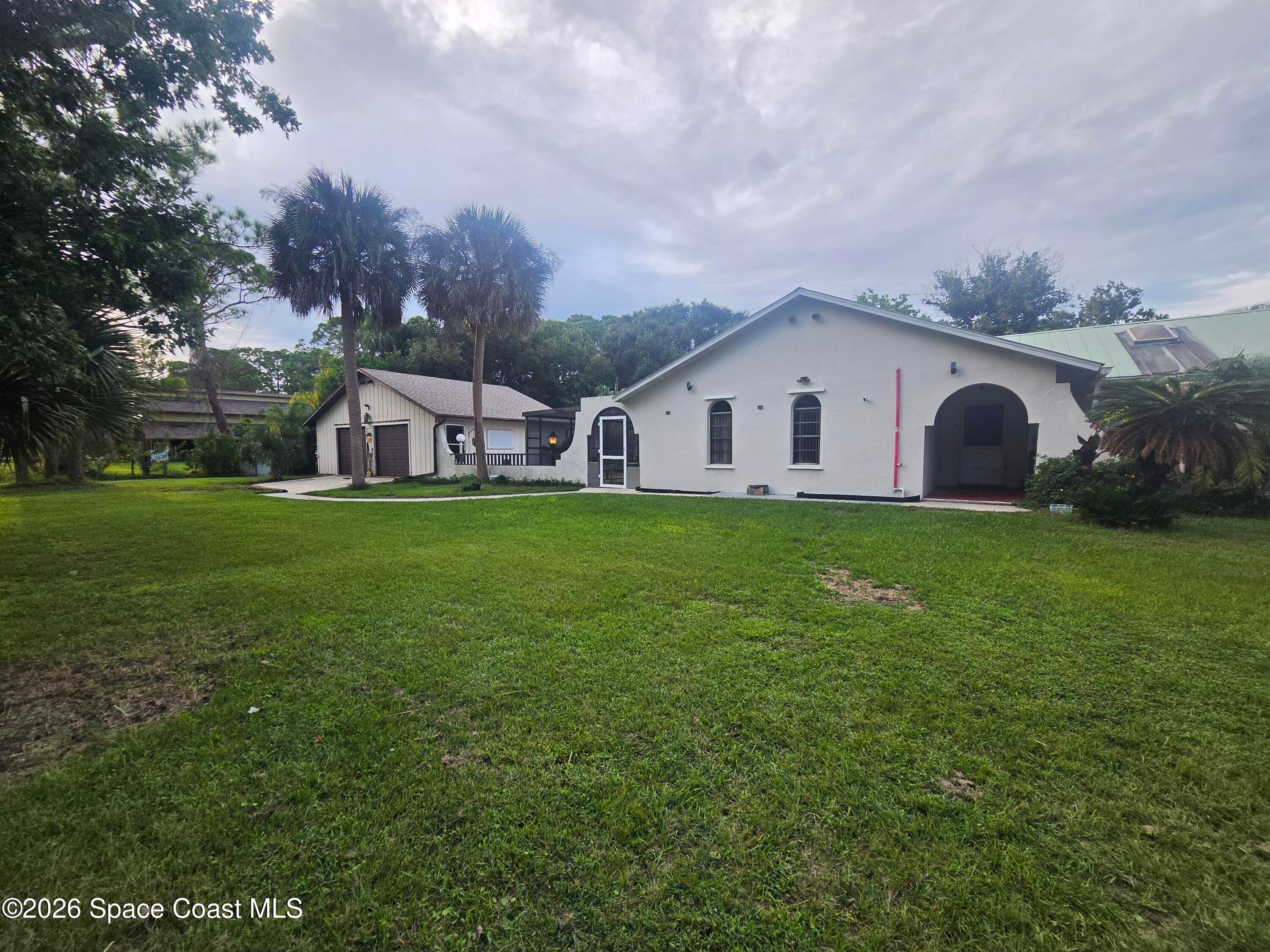 6870 Crepe Myrtle Dr, Grant, FL 32949 photo