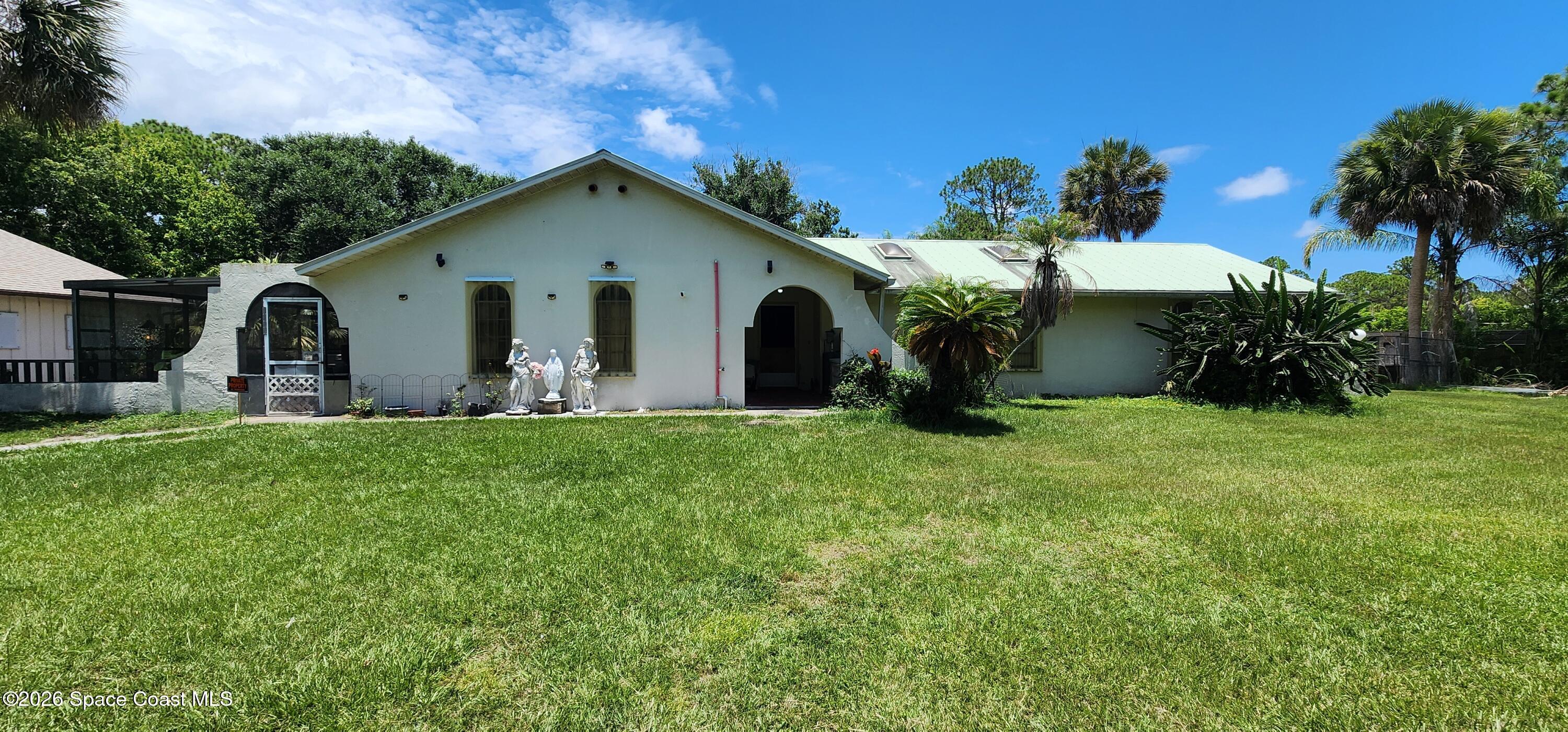 6870 Crepe Myrtle Dr, Grant, FL 32949 photo