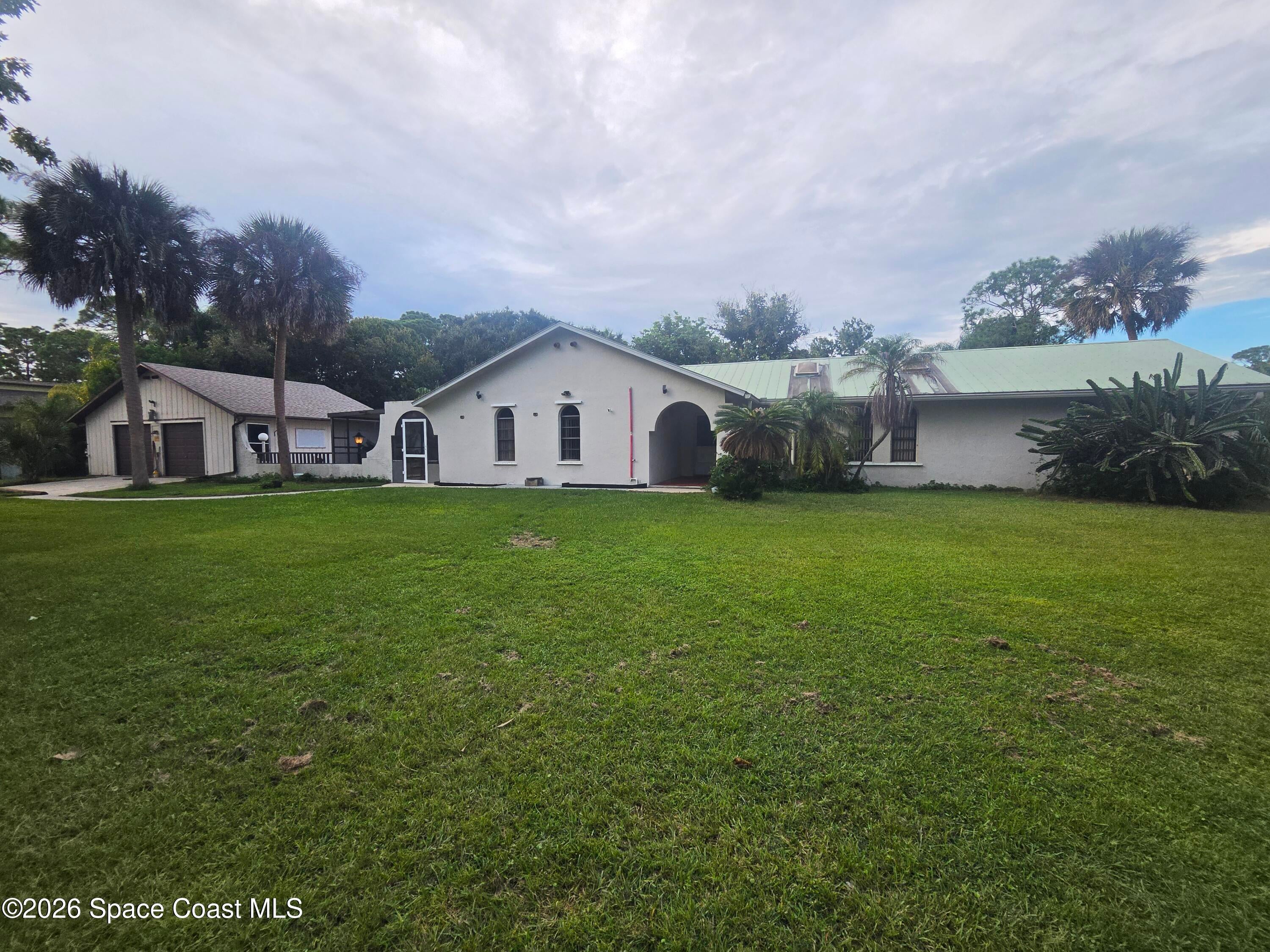 6870 Crepe Myrtle Dr, Grant, FL 32949