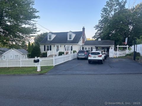 Single Family Residence in Danbury CT 1 Farm Street.jpg