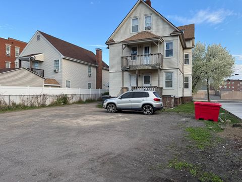 Triplex in Hartford CT 15 Eaton Street.jpg