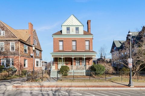 Townhouse in Hartford CT 14 Charter Oak Place.jpg