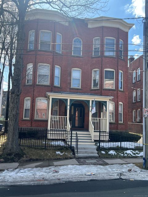 Townhouse in Hartford CT 21 Putnam Heights.jpg