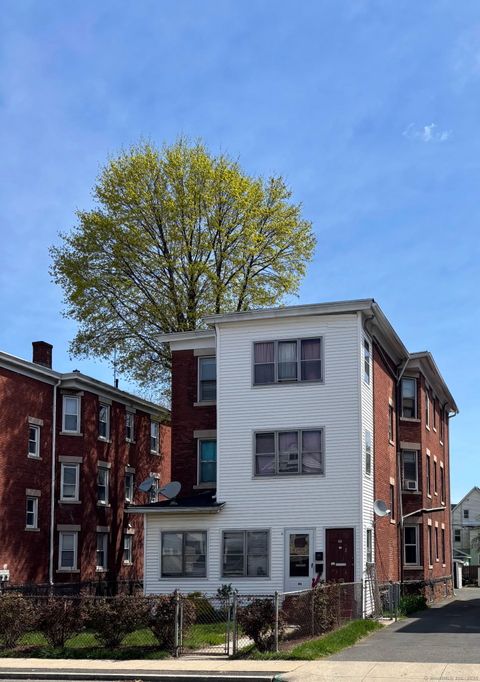 Triplex in Hartford CT 44-46 Sisson Avenue.jpg