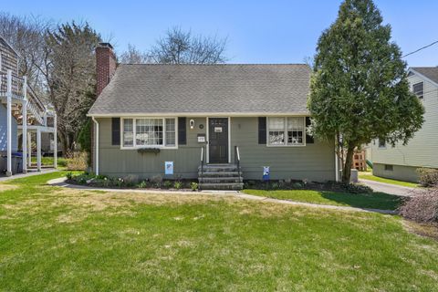 Single Family Residence in Norwalk CT 20 Glendenning Street.jpg
