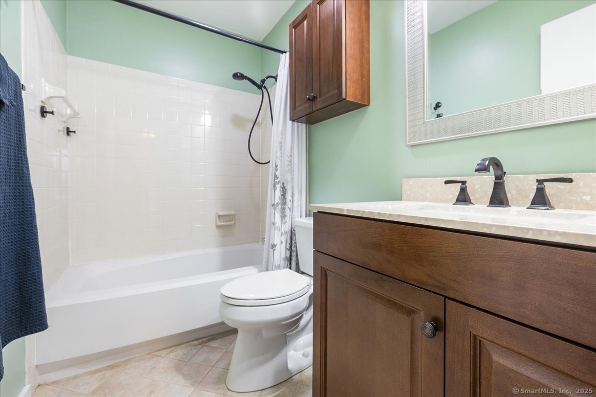 Townhouse in Norwalk CT 3 Oakwood Avenue #B4 24.jpg