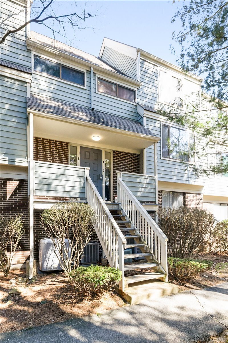 Townhouse in Norwalk CT 3 Oakwood Avenue #B4 2.jpg
