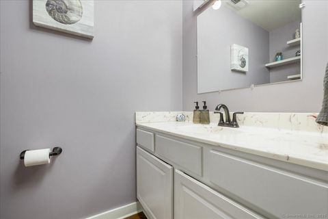 Townhouse in Norwalk CT 3 Oakwood Avenue #B4 14.jpg