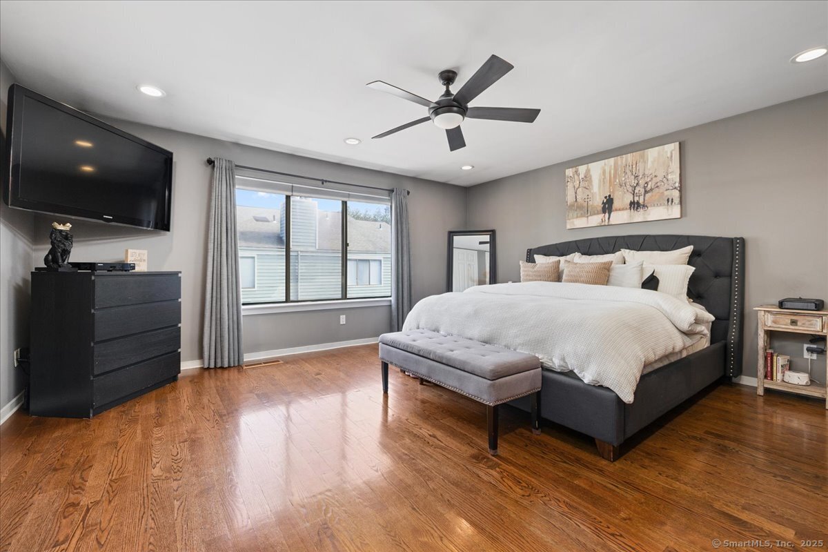 Townhouse in Norwalk CT 3 Oakwood Avenue #B4 17.jpg
