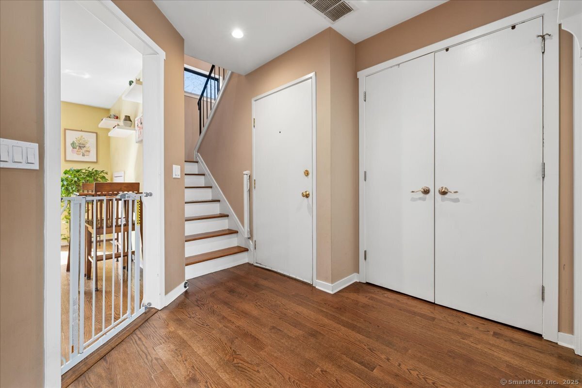 Townhouse in Norwalk CT 3 Oakwood Avenue #B4 15.jpg