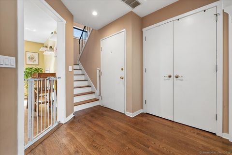 Townhouse in Norwalk CT 3 Oakwood Avenue #B4 15.jpg