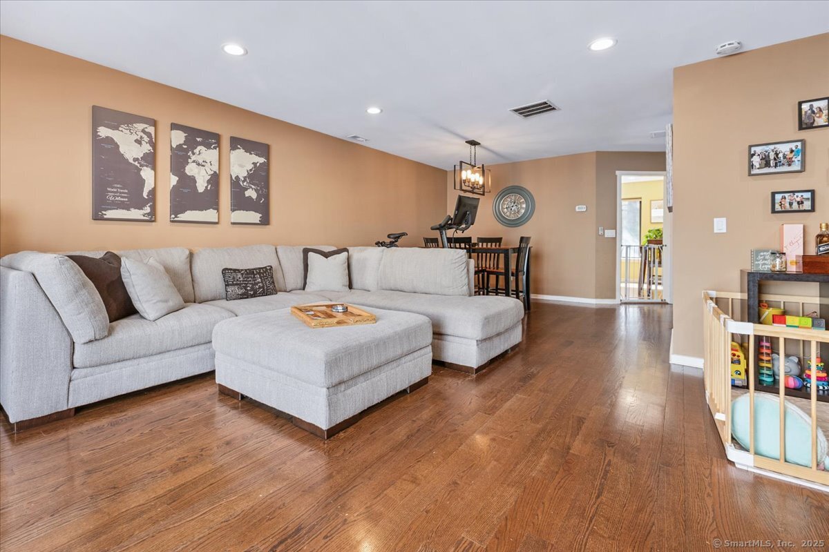 Townhouse in Norwalk CT 3 Oakwood Avenue #B4 5.jpg