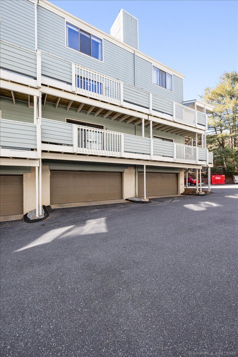 Townhouse in Norwalk CT 3 Oakwood Avenue #B4 36.jpg