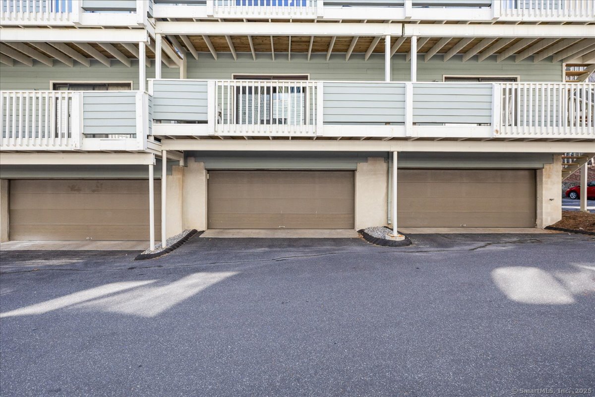 Townhouse in Norwalk CT 3 Oakwood Avenue #B4 37.jpg