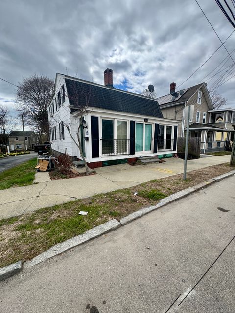 Single Family Residence in New London CT 94 Blackhall Street.jpg